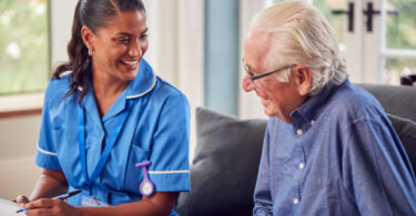 Know The Responsibilities Of A Caregiver In The UK